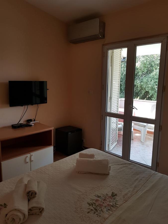 Bed And Breakfast Da Gigi E Antonella Porto Rotondo Exterior photo